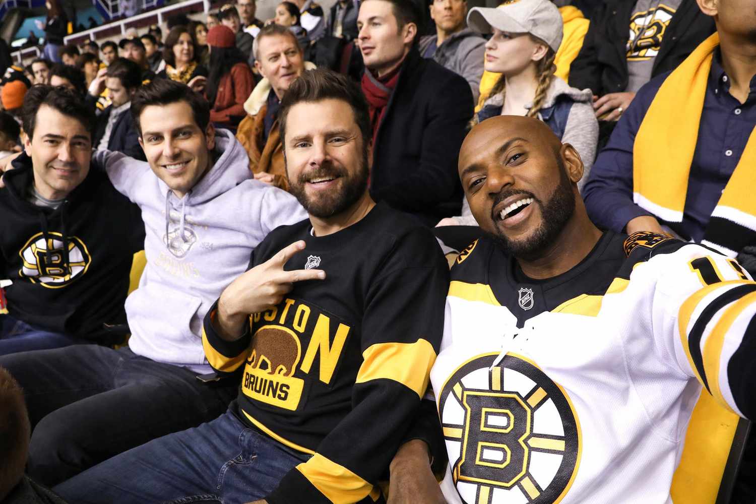 Foto dos 4 amigos, Jon, Eddie, Gary e Rome