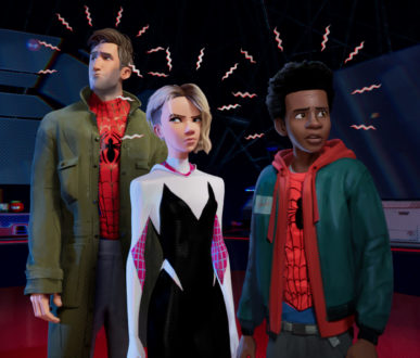 Miles, Peter e Gwen usando o sentido aranha.
