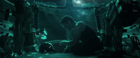 Tony Stark sobrevivendo em Vingadores: Ultimato